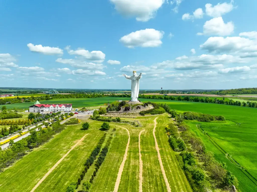 Świebodzin, Pomnik Chrystusa Króla z drona