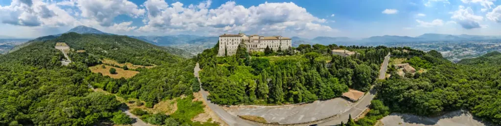 Klasztor Monte Cassino z drona zdjęcie 360 panorama