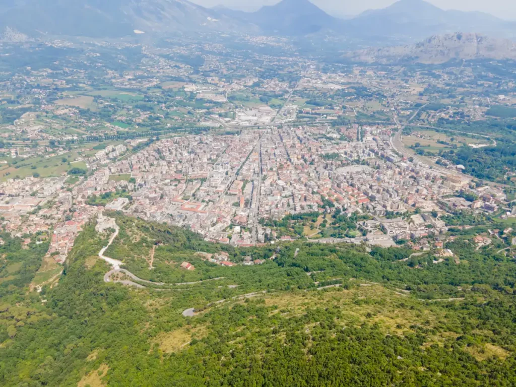 Miasto Cassino z drona