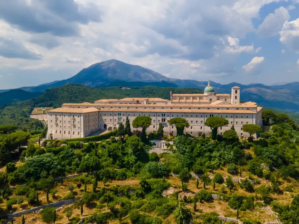 Klasztor Monte Cassino z drona