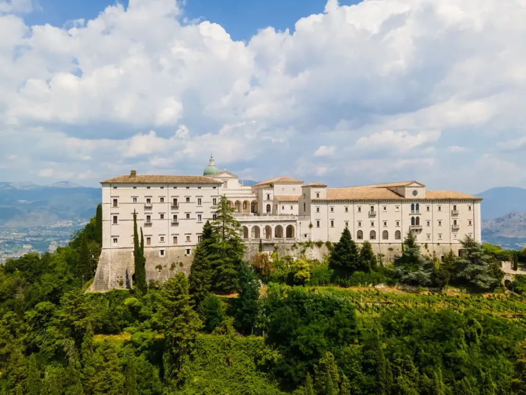 Klasztor Monte Cassino z drona
