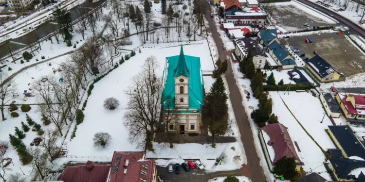 Kościół Ewangelicko-Augsburski ap. Piotra i Pawła w Wiśle z drona