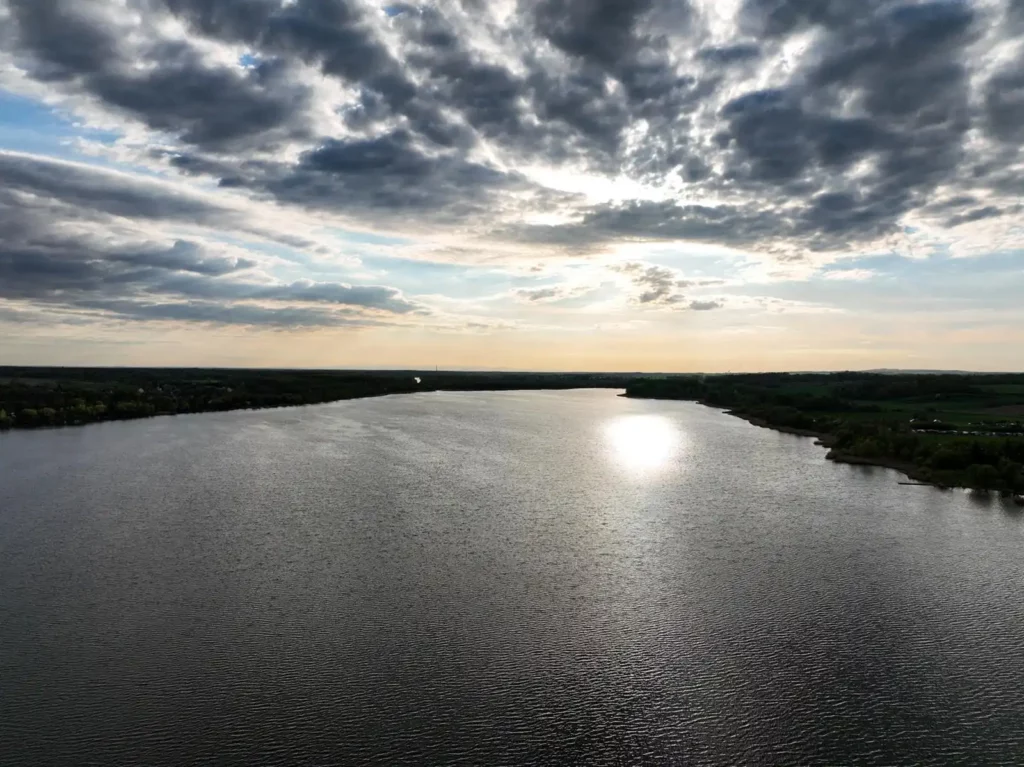 jezioro plawniowice w strone zachodnia