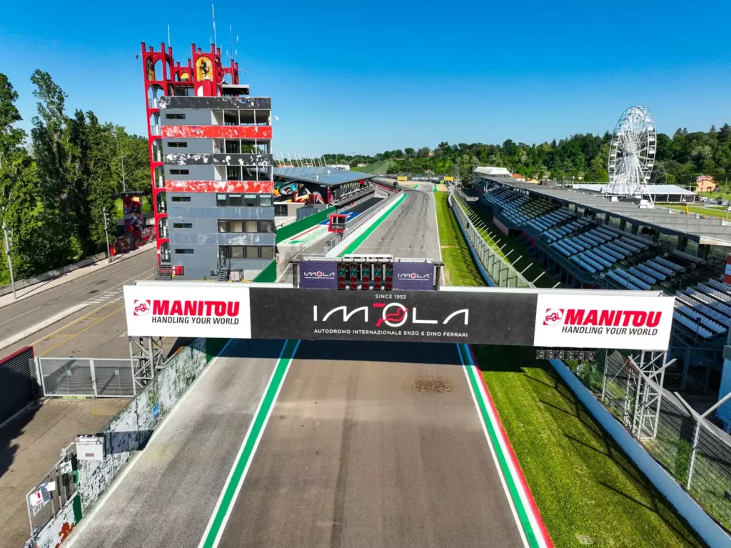 baner imola przy starcie