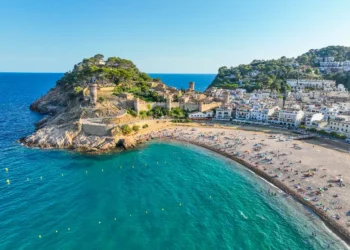 plaza w tossa de mar