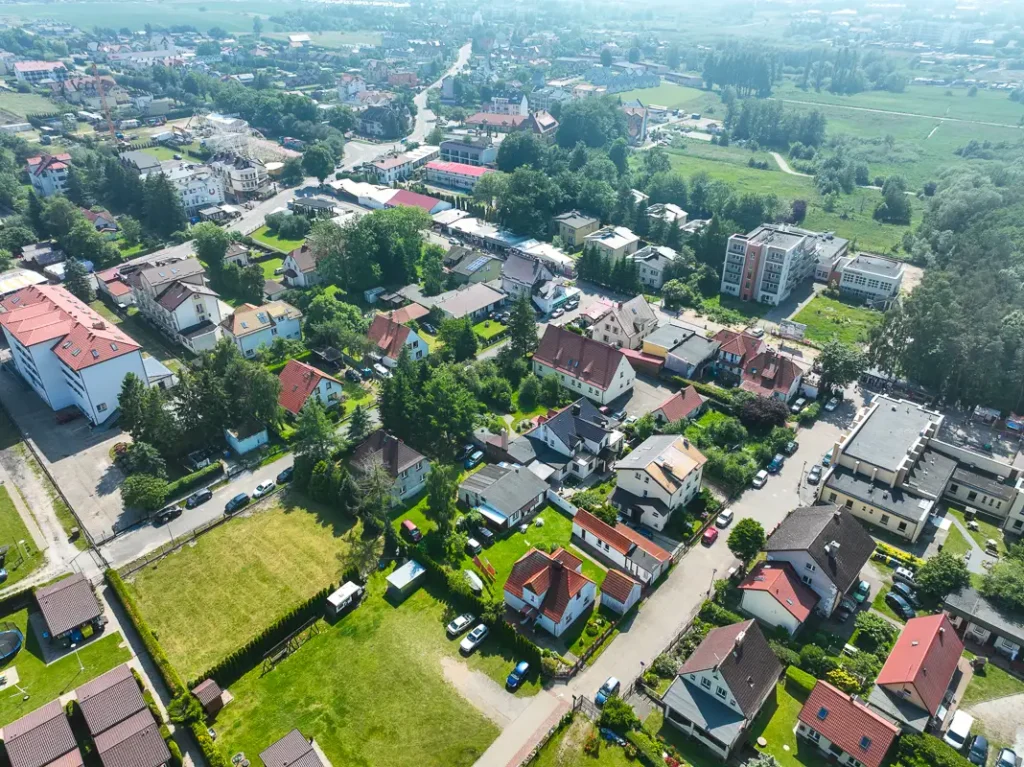 Ile jest kilometrów plażą z Ustronia Morskiego do Kołobrzegu?